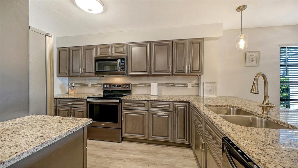 1249 Dockside Place, Unit 110 Sarasota, FL 34242 - Photo 17 of 41