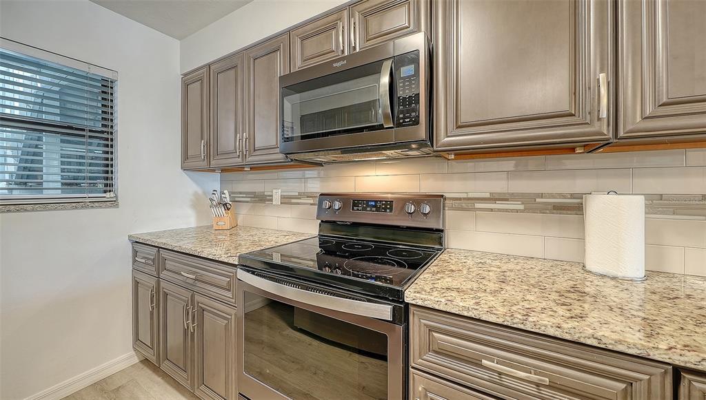 1249 Dockside Place, Unit 110 Sarasota, FL 34242 - Photo 18 of 41