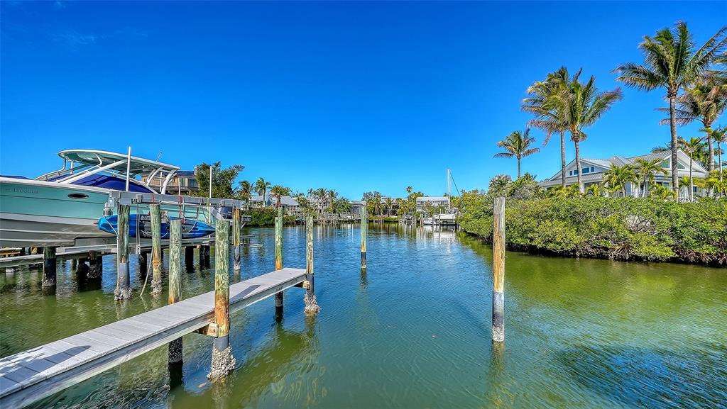 1249 Dockside Place, Unit 110 Sarasota, FL 34242 - Photo 31 of 41