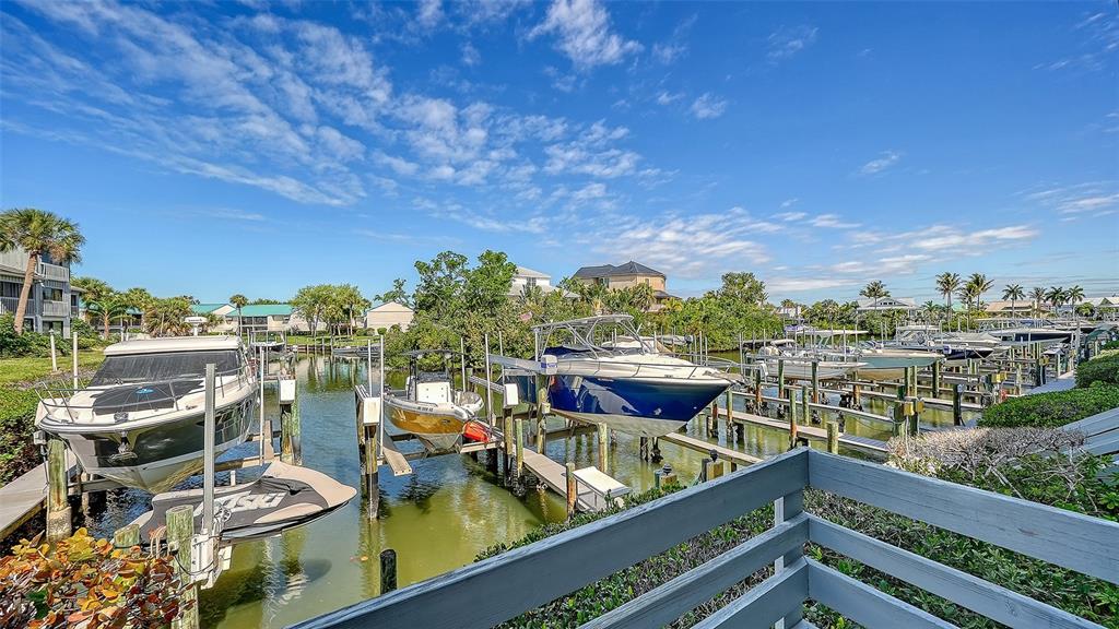 1249 Dockside Place, Unit 110 Sarasota, FL 34242 - Photo 32 of 41