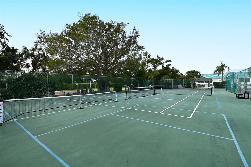 1249 Dockside Place, Unit 110 Sarasota, FL 34242 - Photo 36 of 41