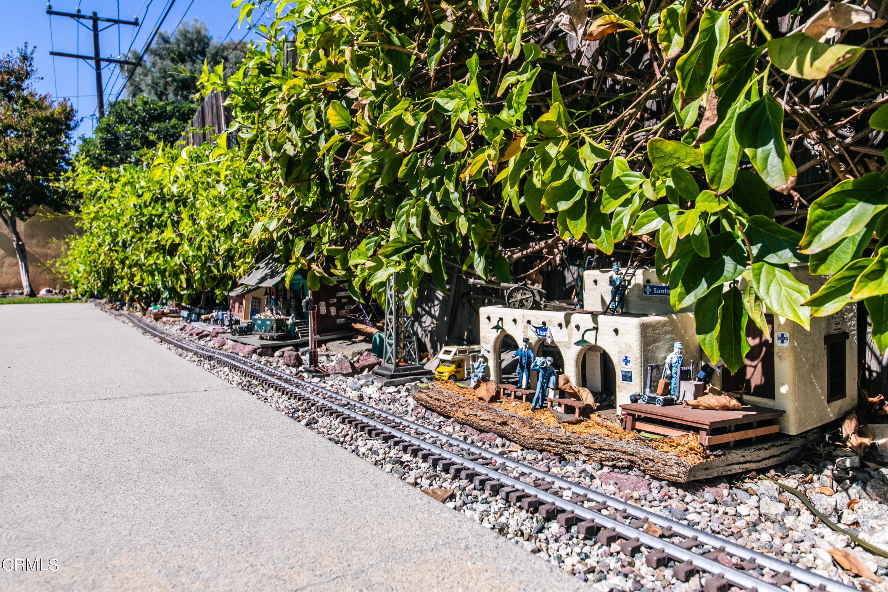 3755 Mayfair Drive Pasadena, CA 91107 - Photo 35 of 37 a view of a park with some trees