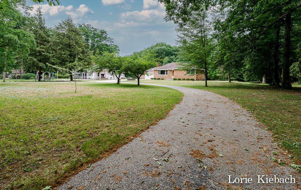2891 West Fruitport Rd. Spring Lake, MI 49456 - Photo 2 of 43 2891W.Fruitport03Lores