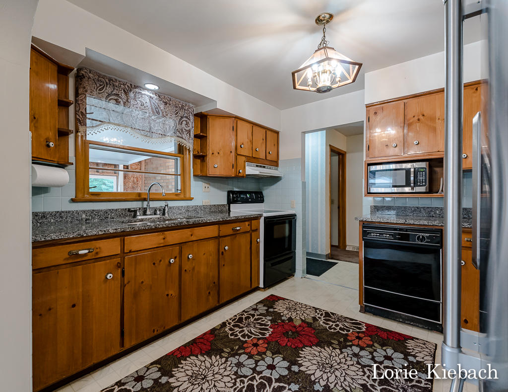 2891 West Fruitport Rd. Spring Lake, MI 49456 - Photo 21 of 43 2891W.Fruitport25Lores