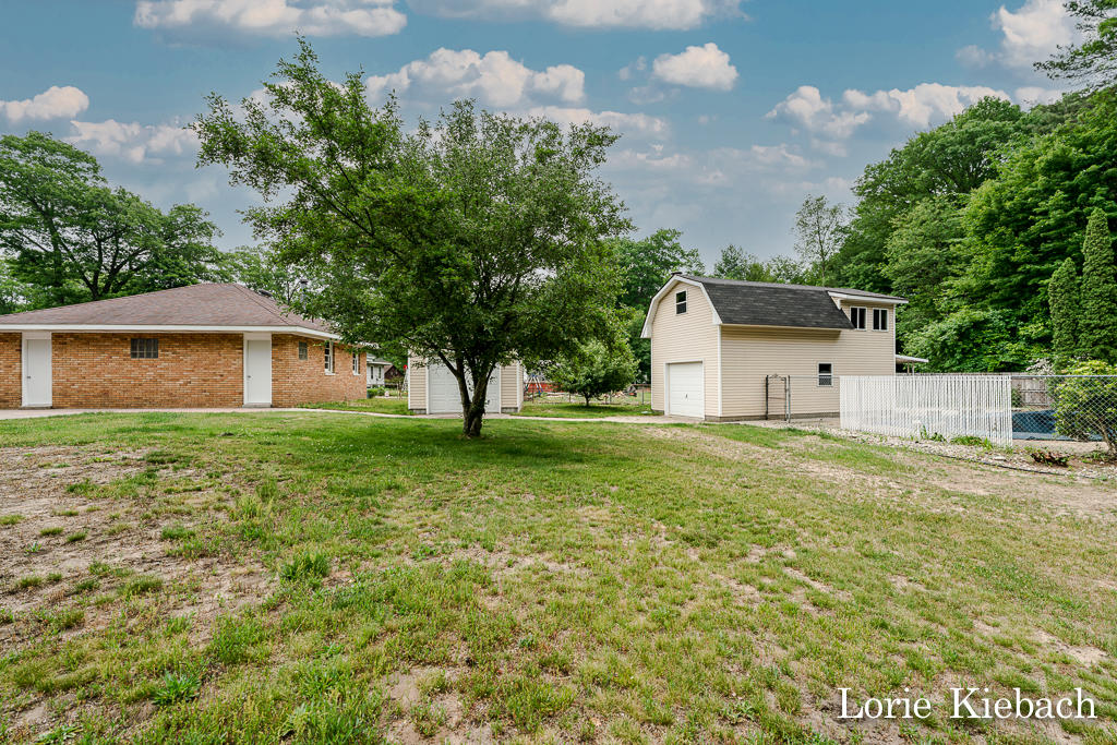 2891 West Fruitport Rd. Spring Lake, MI 49456 - Photo 6 of 43 2891W.Fruitport07Lores