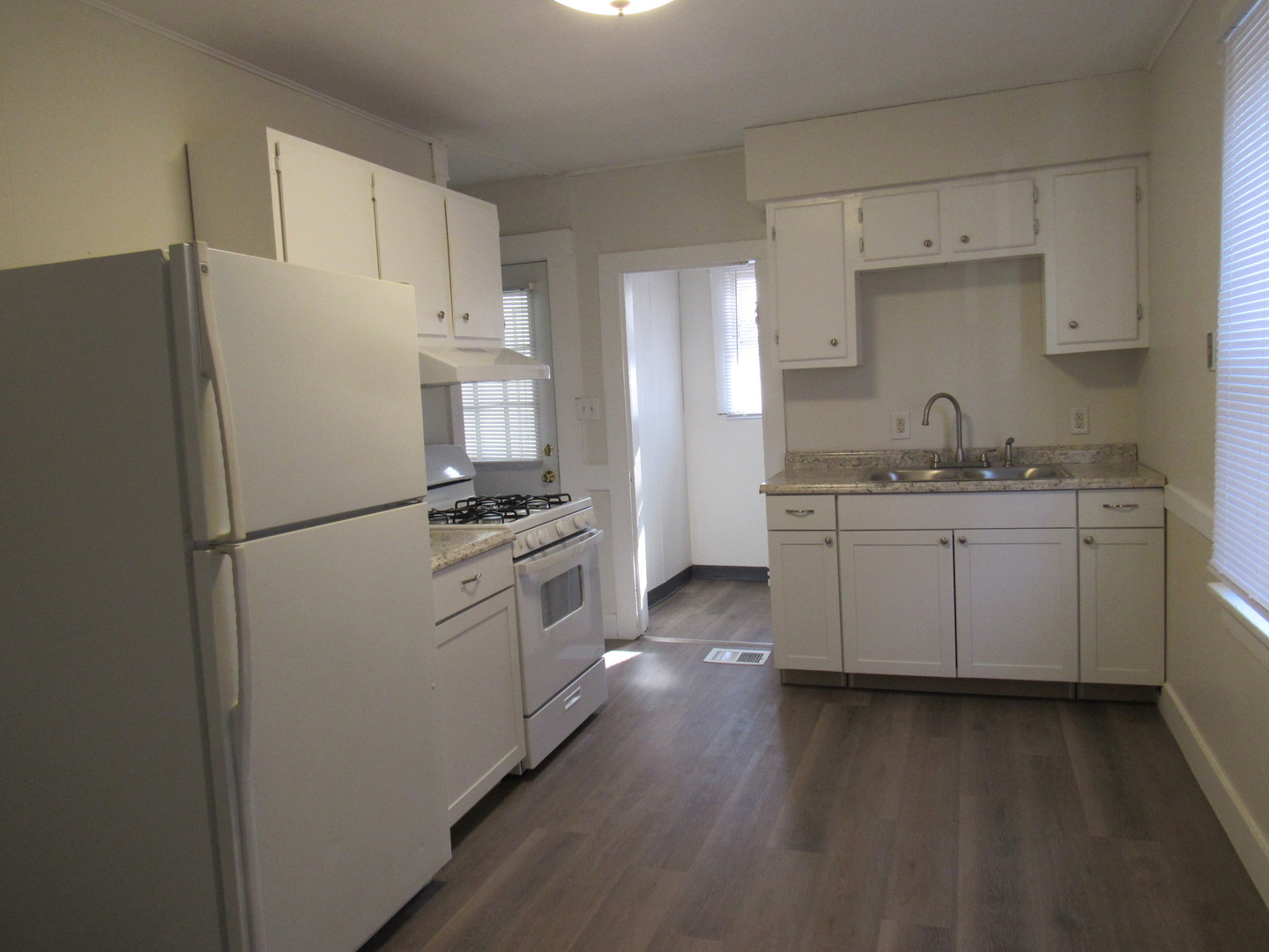 149 6th Street Silvis, IL 61282 - Photo 4 of 12