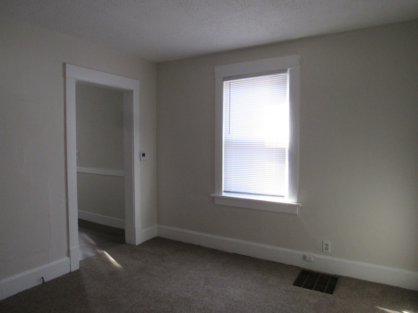 149 6th Street Silvis, IL 61282 - Photo 8 of 12