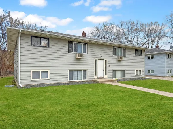 $250,000 | 1106 18th Street South, Moorhead, MN 56560