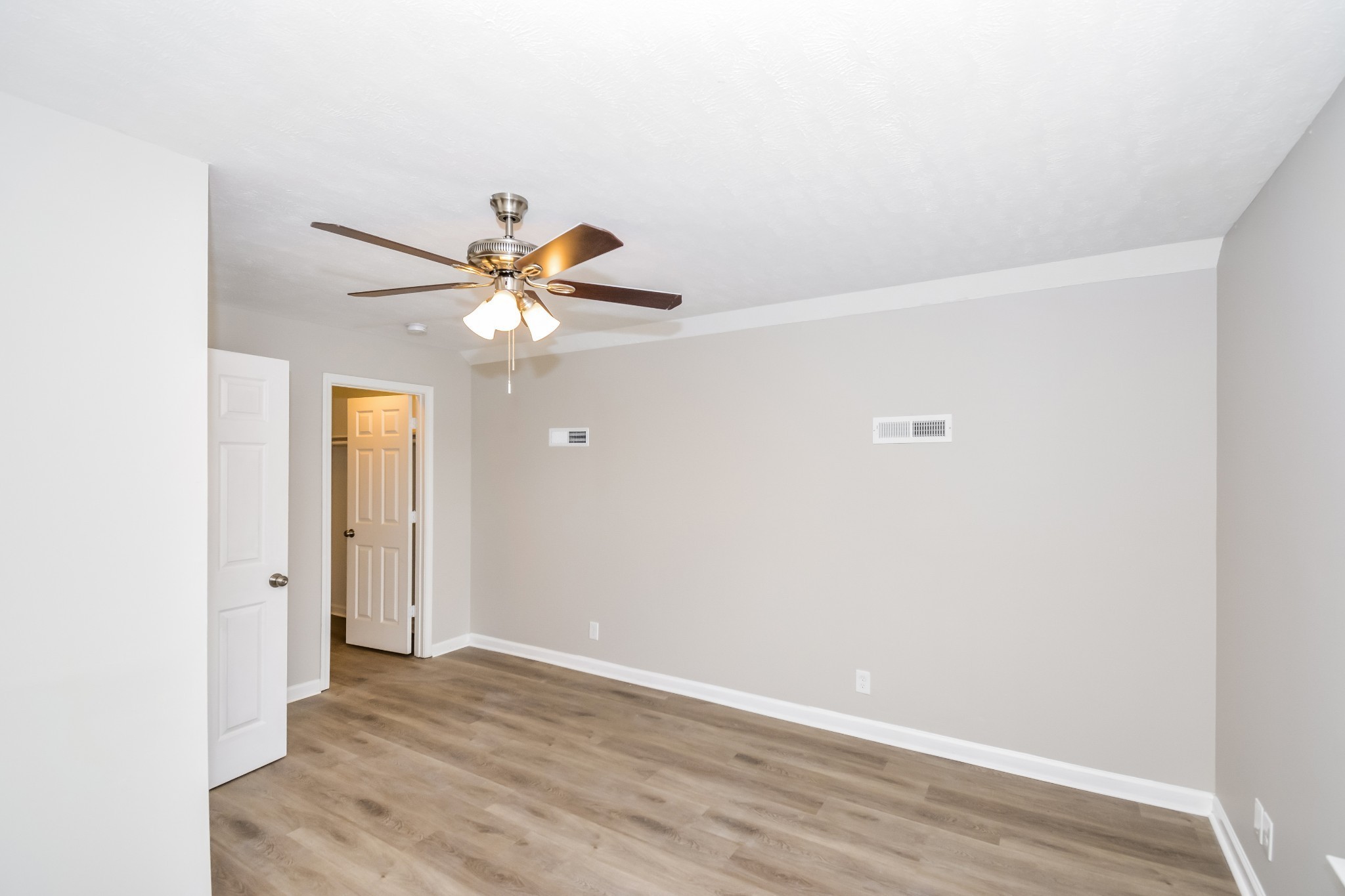 2607 Landrum Court, Unit 8 Springfield, TN 37172 - Photo 5 of 17 a view of an empty room with wooden floor