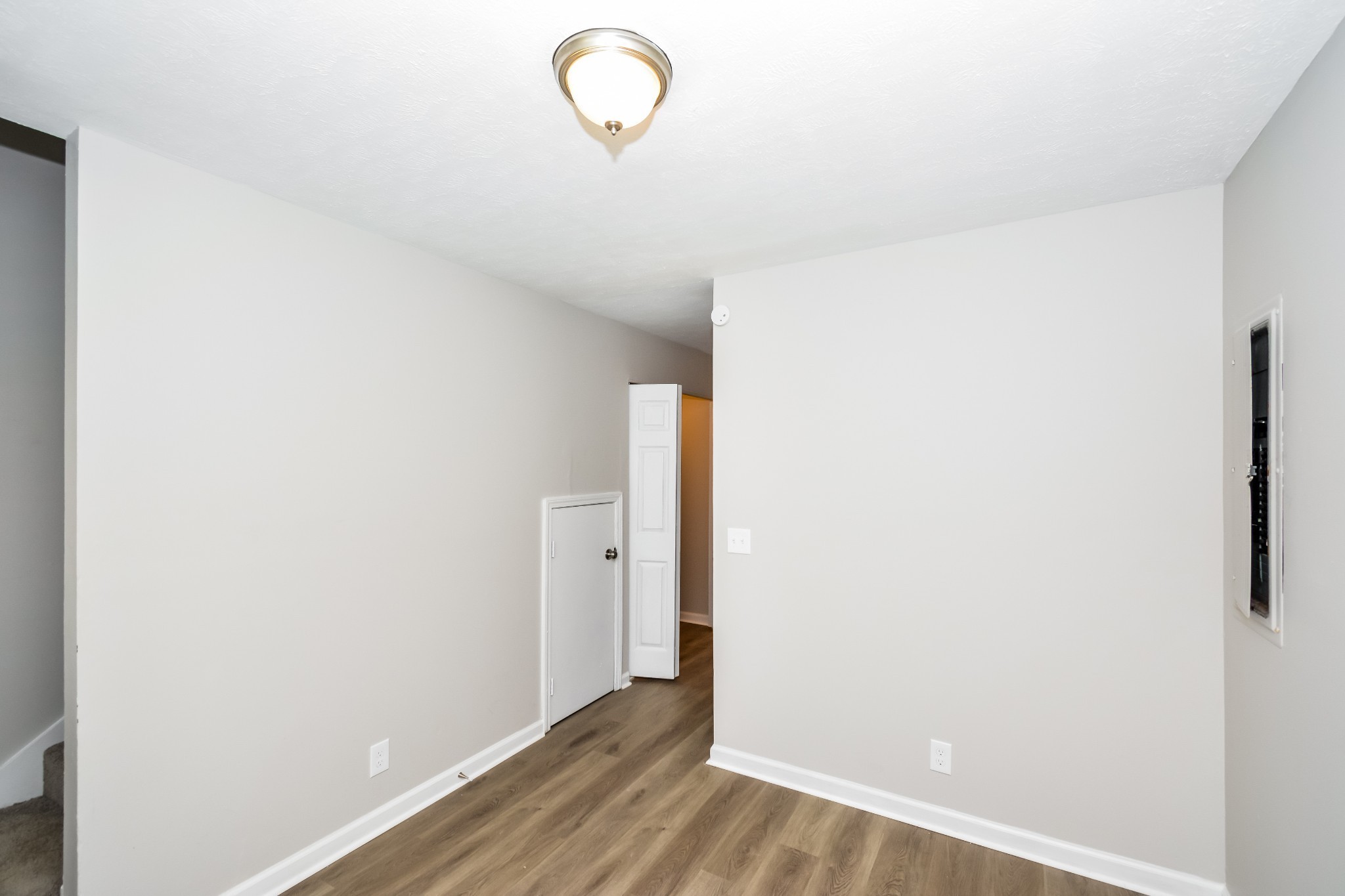 2607 Landrum Court, Unit 8 Springfield, TN 37172 - Photo 9 of 17 a view of a room with wooden floor