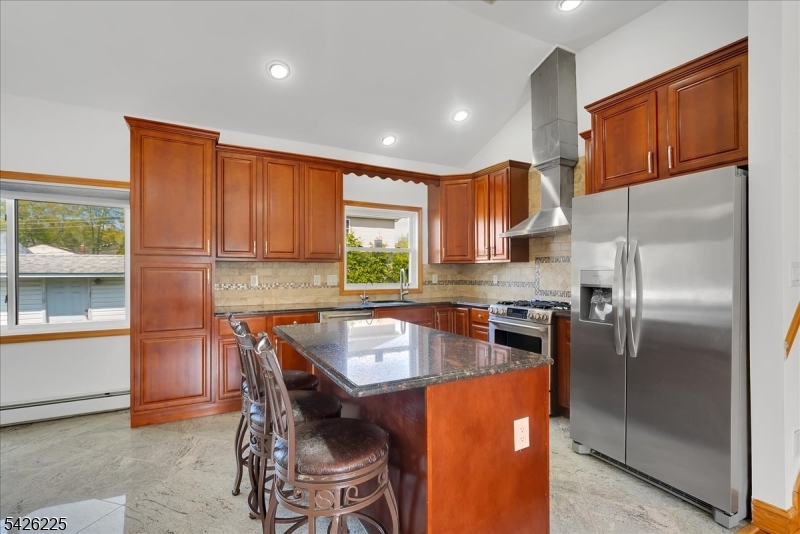 95 Calvert Avenue East Edison, NJ 08820 - Photo 12 of 45