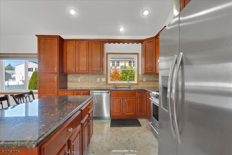 95 Calvert Avenue East Edison, NJ 08820 - Photo 13 of 45