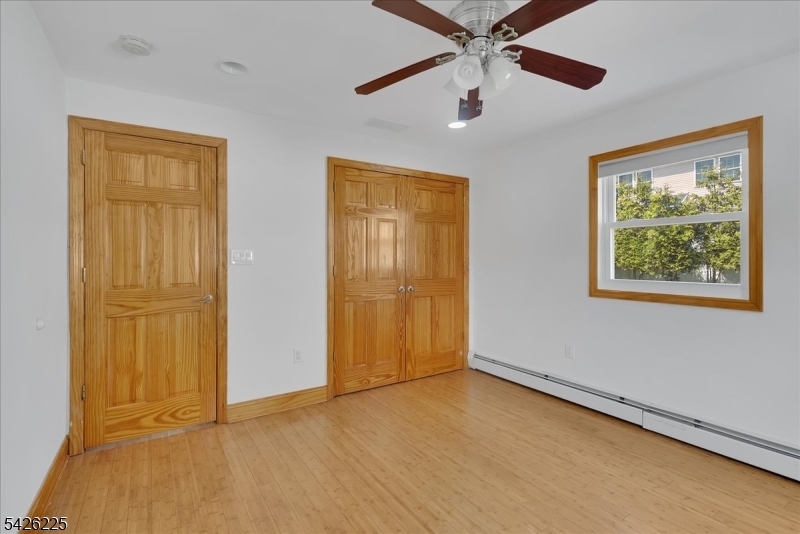 95 Calvert Avenue East Edison, NJ 08820 - Photo 23 of 45