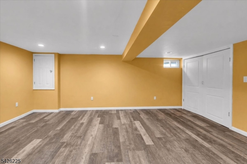 95 Calvert Avenue East Edison, NJ 08820 - Photo 36 of 45