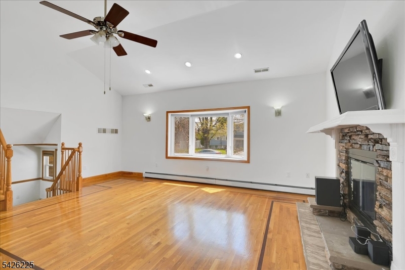 95 Calvert Avenue East Edison, NJ 08820 - Photo 9 of 45