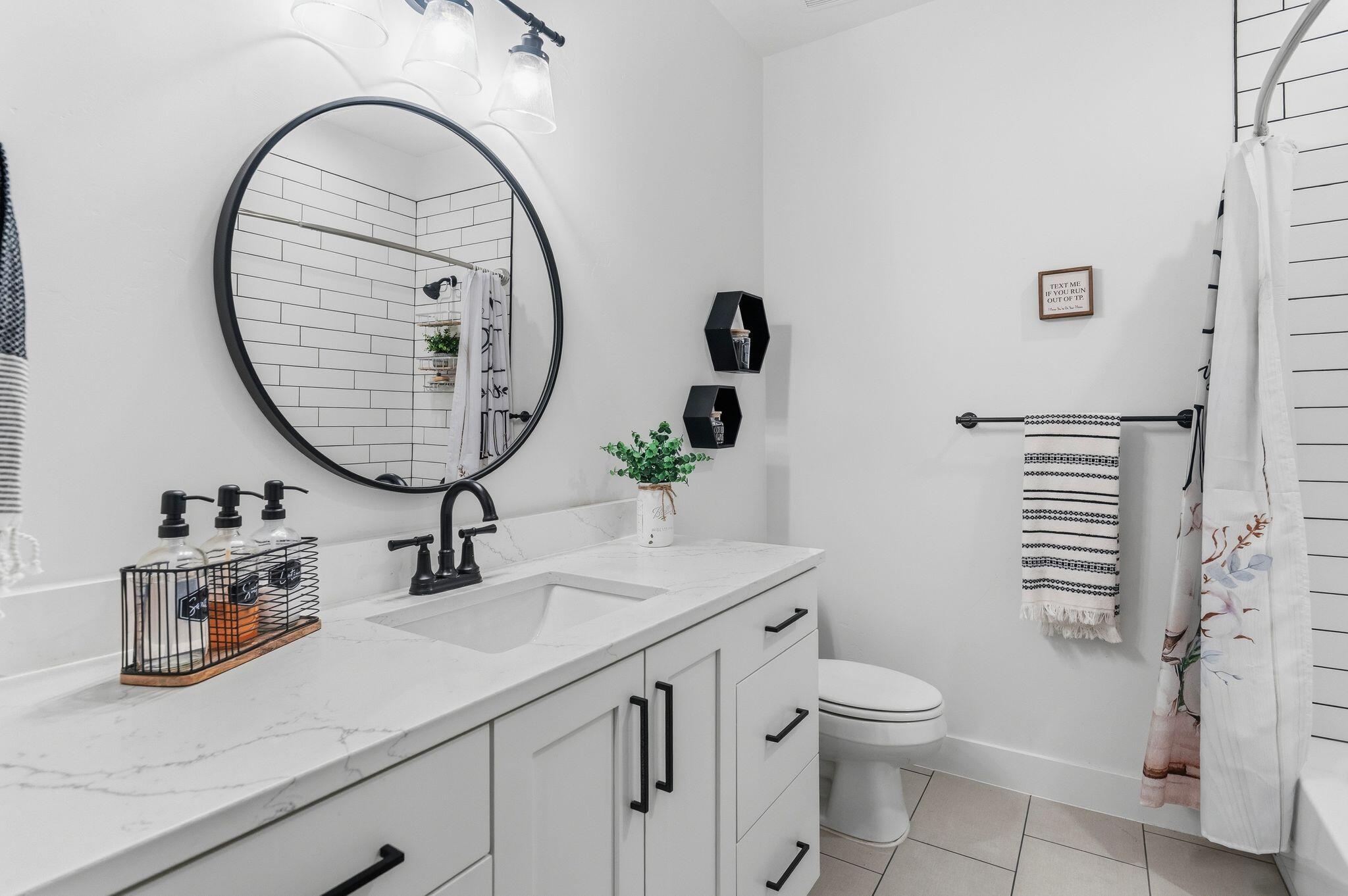 5409 West Copper Cliffs Way Hurricane, UT 84737 - Photo 21 of 50 Second Bathroom