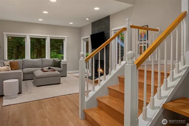 $1,250,000 | 10012 Northeast 37th Court, Kirkland, WA 98033