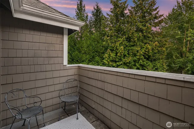 $1,250,000 | 10012 Northeast 37th Court, Kirkland, WA 98033