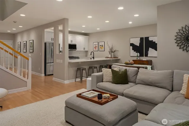 $1,250,000 | 10012 Northeast 37th Court, Kirkland, WA 98033