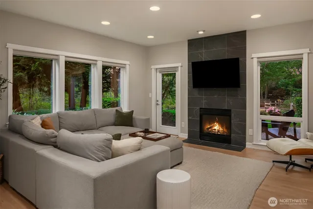 $1,250,000 | 10012 Northeast 37th Court, Kirkland, WA 98033