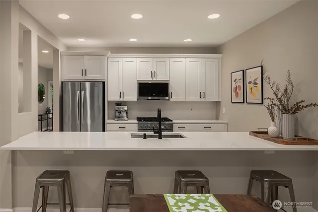 $1,250,000 | 10012 Northeast 37th Court, Kirkland, WA 98033