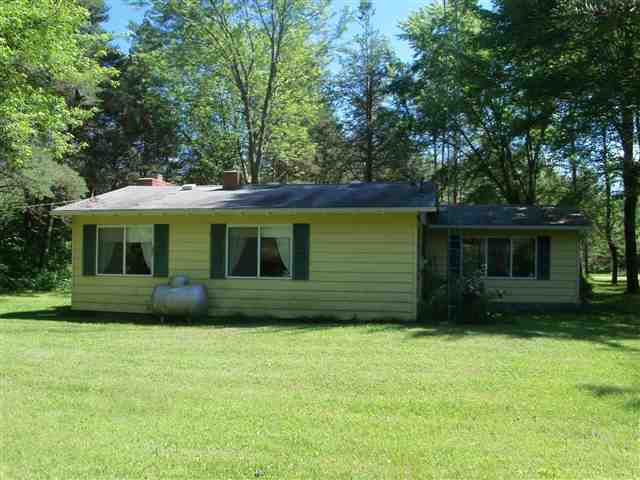 6649 Snover Road Port Sanilac, MI 48469 - Photo 6 of 8 31063873-5.JPG