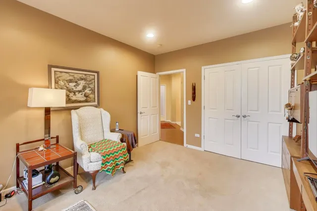 $474,000 | 1950 Farnsworth Lane, Unit 202, Northbrook, IL 60062