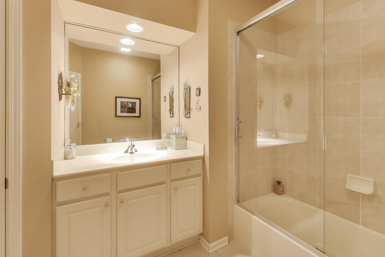 1950 Farnsworth Lane, Unit 202 Northbrook, IL 60062 - Photo 23 of 35