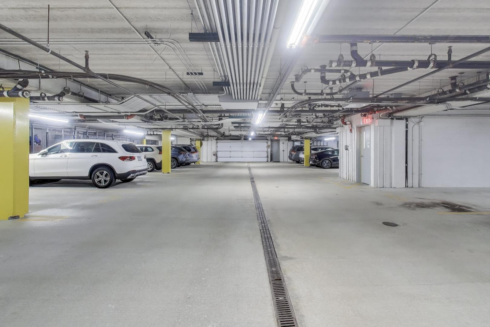 1950 Farnsworth Lane, Unit 202 Northbrook, IL 60062 - Photo 27 of 35