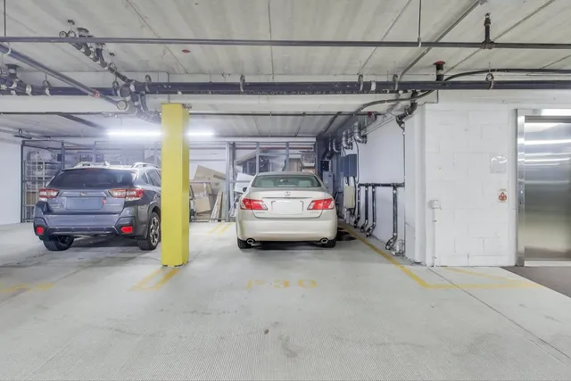 $474,000 | 1950 Farnsworth Lane, Unit 202, Northbrook, IL 60062