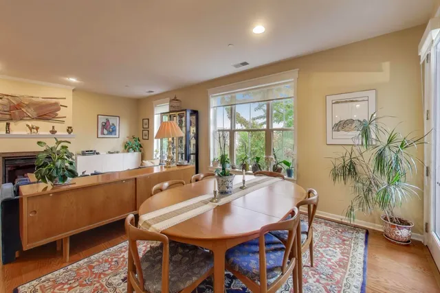 $474,000 | 1950 Farnsworth Lane, Unit 202, Northbrook, IL 60062