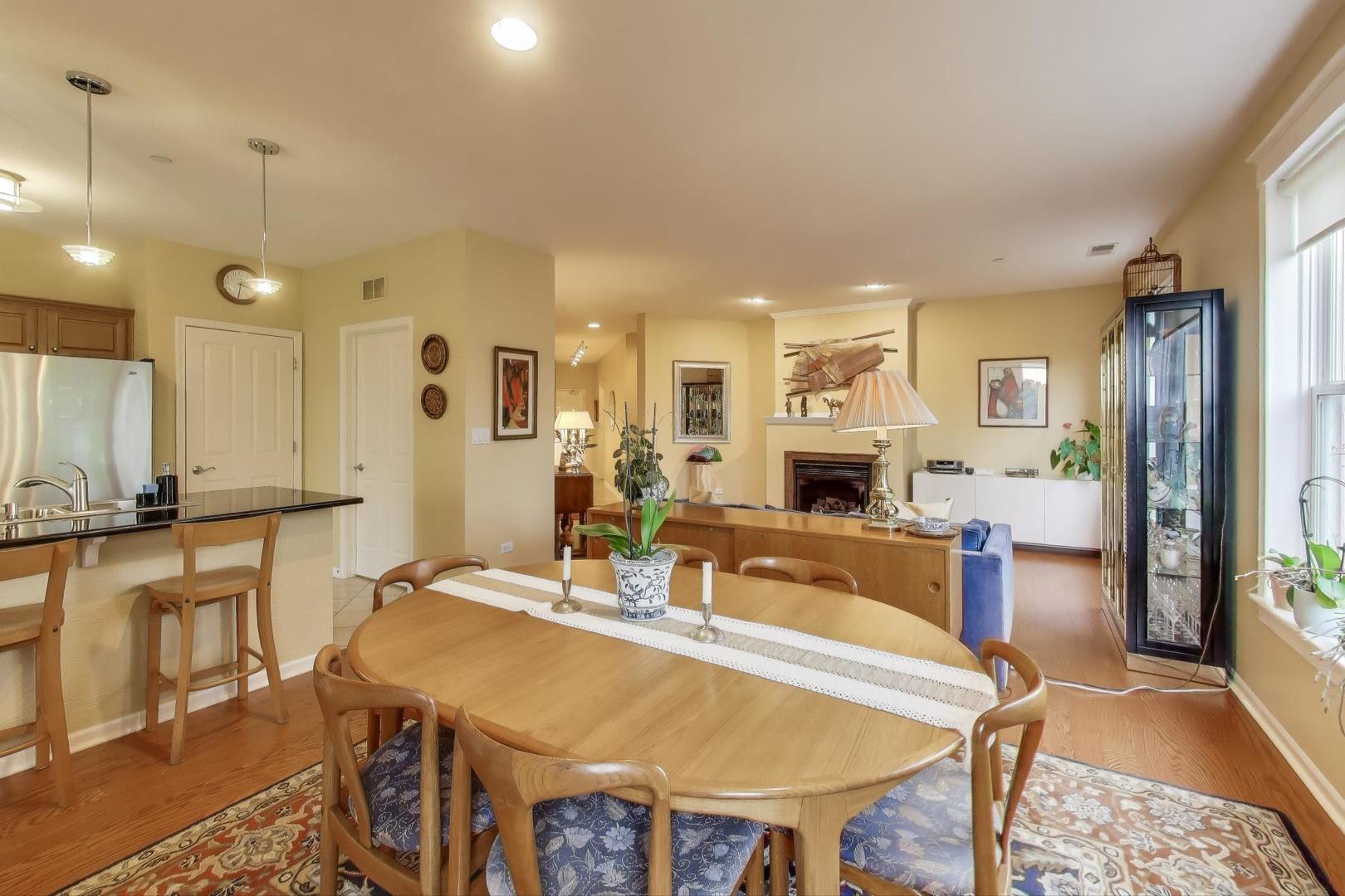 1950 Farnsworth Lane, Unit 202 Northbrook, IL 60062 - Photo 8 of 35