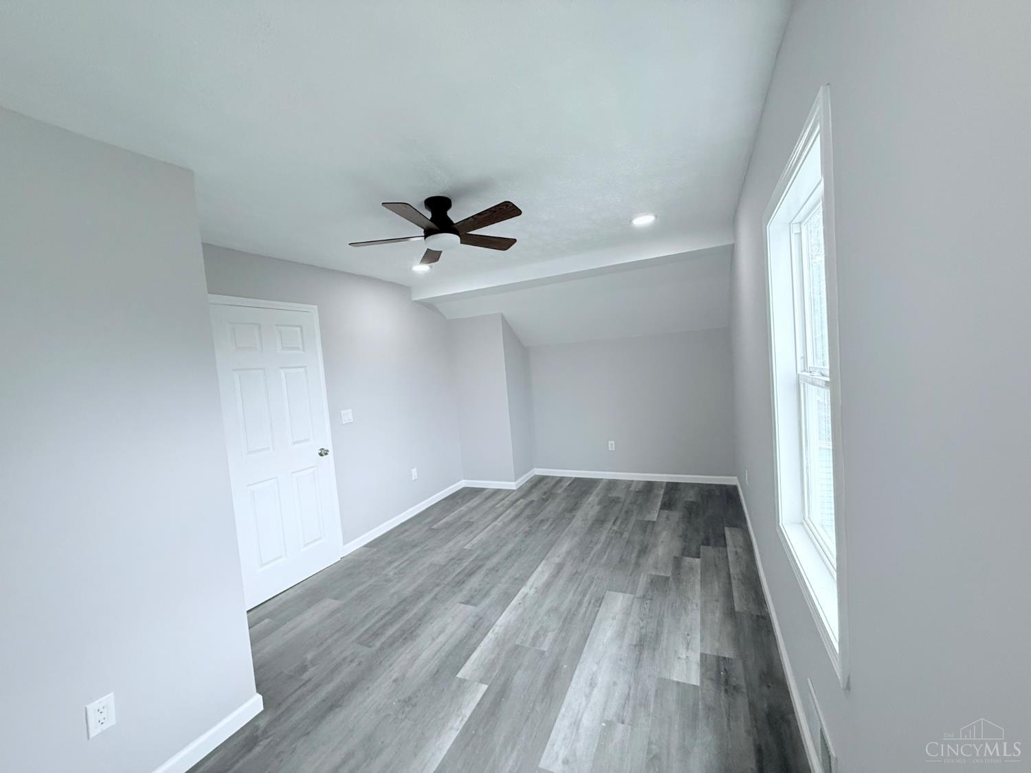 945 Springfield Street Dayton, OH 45403 - Photo 17 of 26
