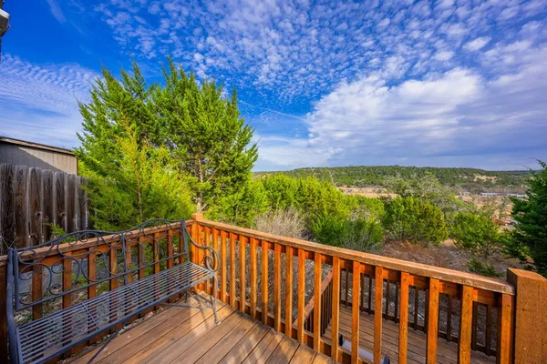 $289,500 | 152 Henderson Branch Road West, Ingram, TX 78025