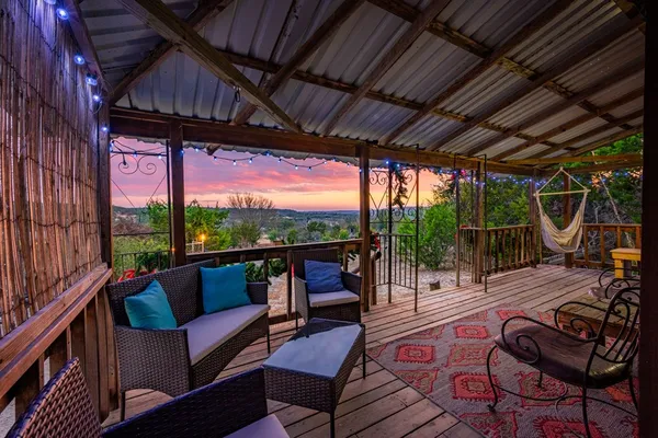 $289,500 | 152 Henderson Branch Road West, Ingram, TX 78025
