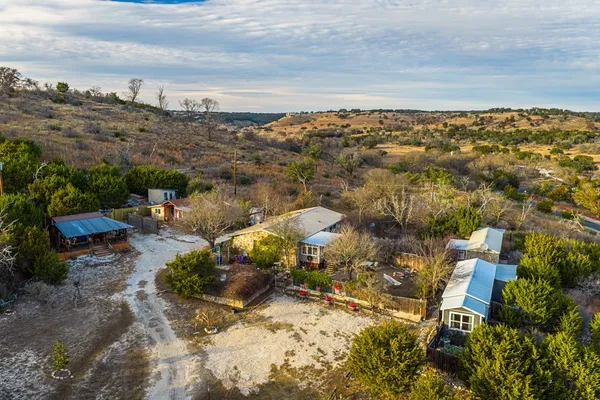 $289,500 | 152 Henderson Branch Road West, Ingram, TX 78025