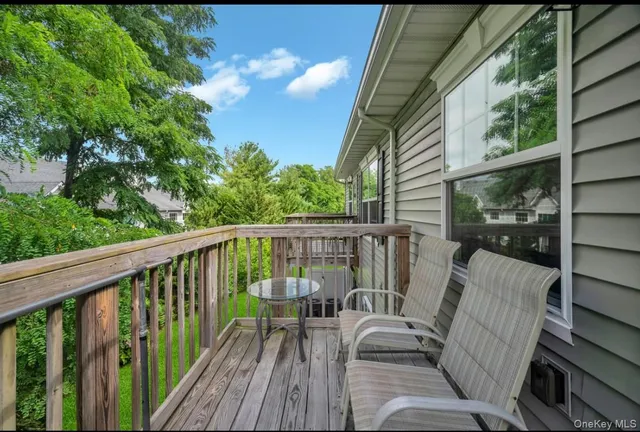 $479,000 | 132 Weatherby Lane, Unit 132, Central Islip, NY 11722