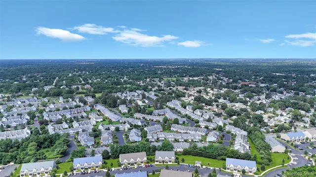 $479,000 | 132 Weatherby Lane, Unit 132, Central Islip, NY 11722