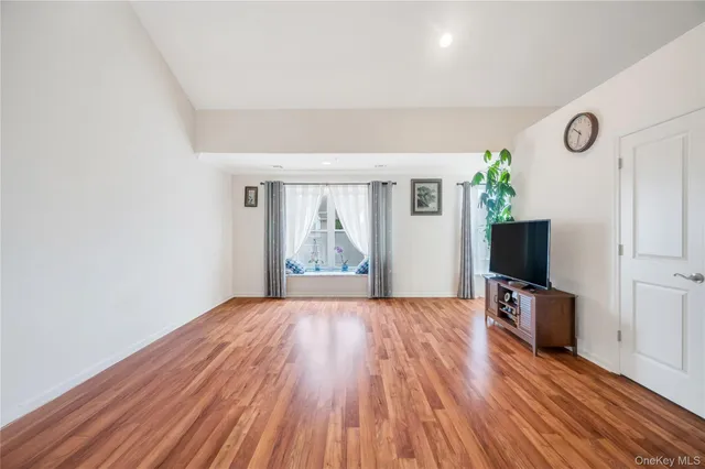 $479,000 | 132 Weatherby Lane, Unit 132, Central Islip, NY 11722