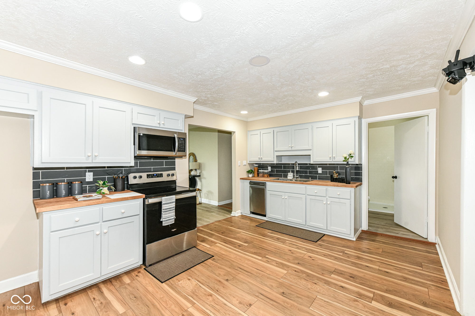 651 Fabyan Road Indianapolis, IN 46217 - Photo 10 of 33 Gallery Image 10
