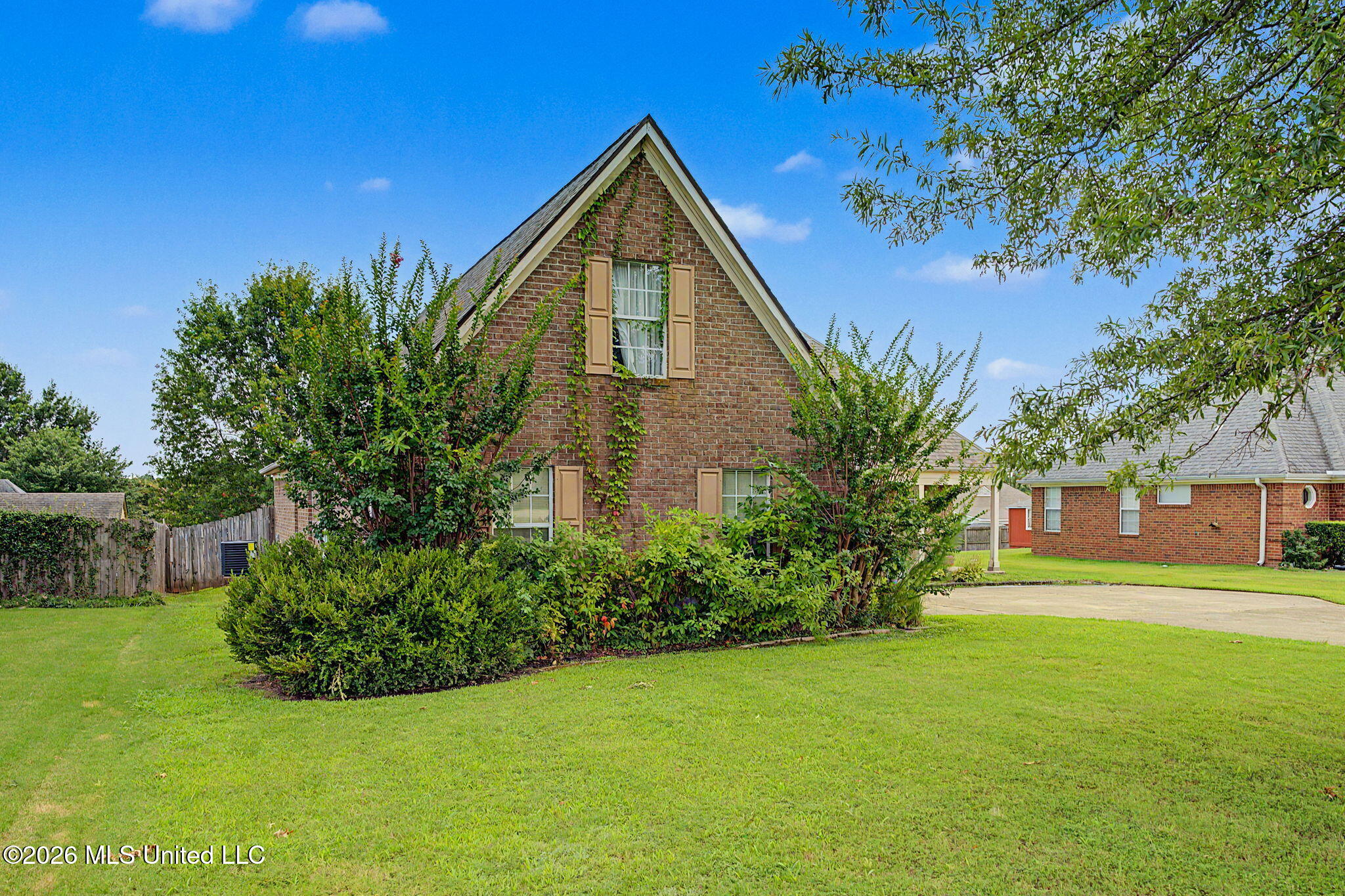 1337 Holly Springs Road Hernando, MS 38632 - Photo 3 of 33 3-web-or-mls-1337 Holly Springs Rd-02