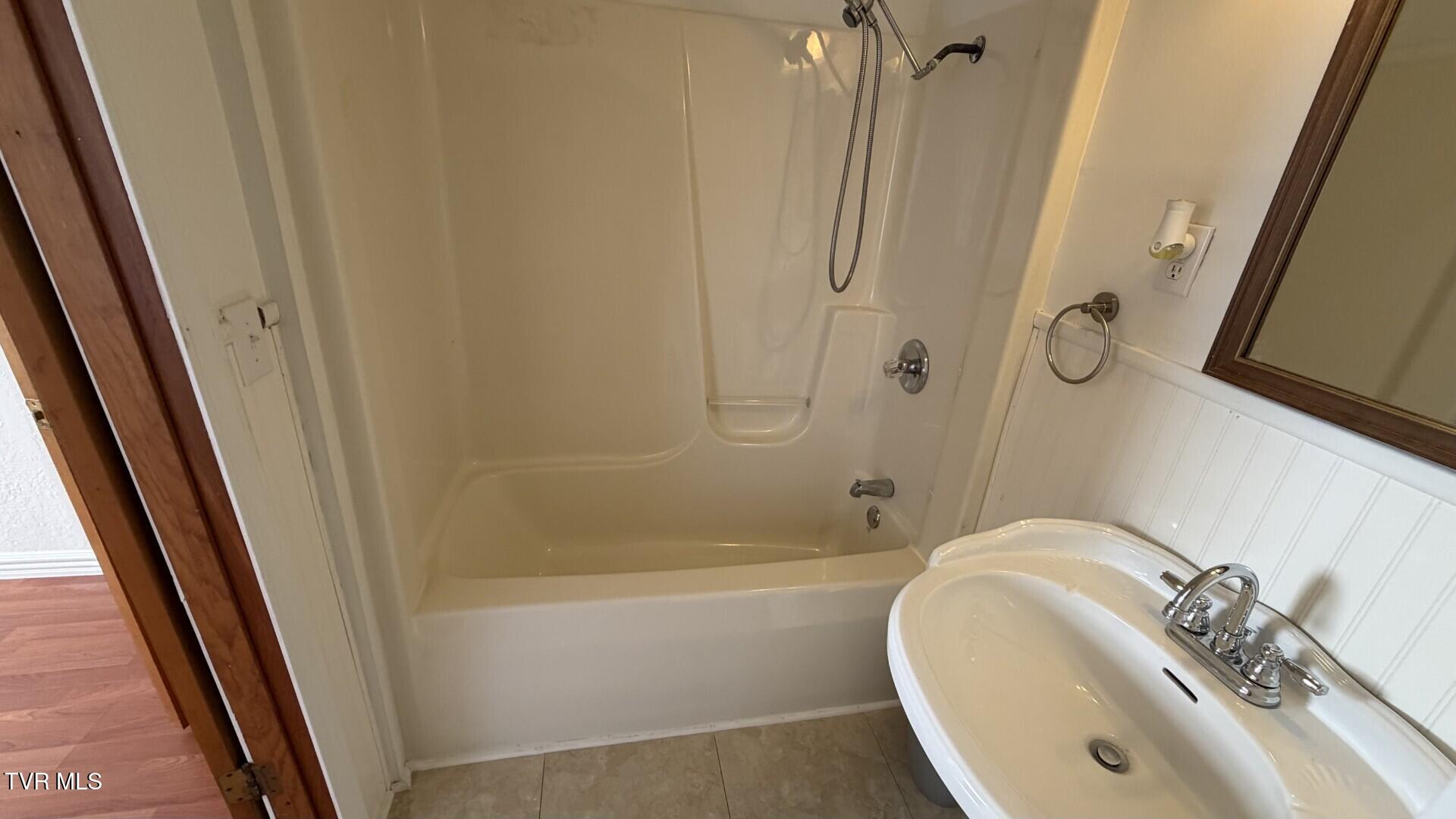 299 Duff Street Pennington Gap, VA 24277 - Photo 27 of 33 Bath 1.1