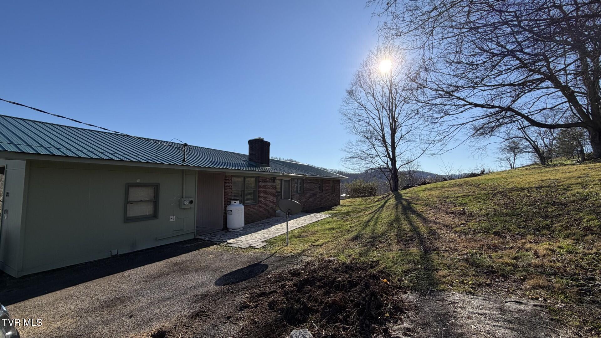 299 Duff Street Pennington Gap, VA 24277 - Photo 8 of 33 Back 4
