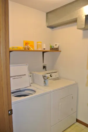 $1,200 | 47 East 4th Street, Superior, WI 54880