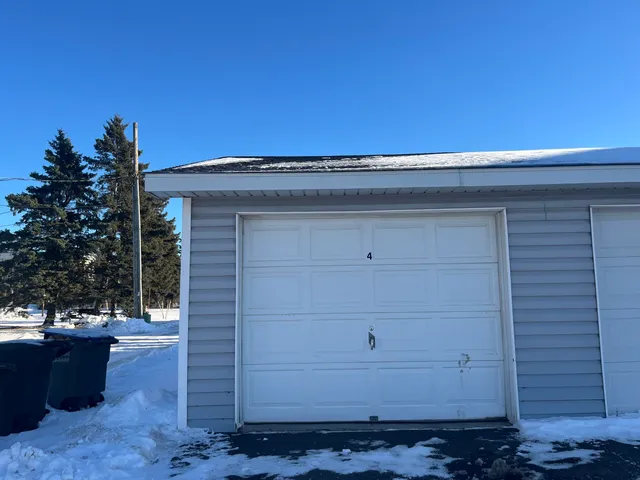 $1,200 | 47 East 4th Street, Superior, WI 54880