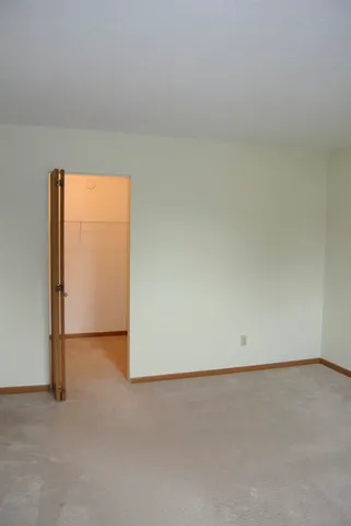 $1,200 | 47 East 4th Street, Superior, WI 54880