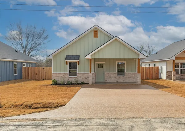 $265,000 | 207 Lock Lane, Bryan, TX 77803