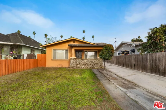 $2,850 | 333 West 70th Street, Los Angeles, CA 90003