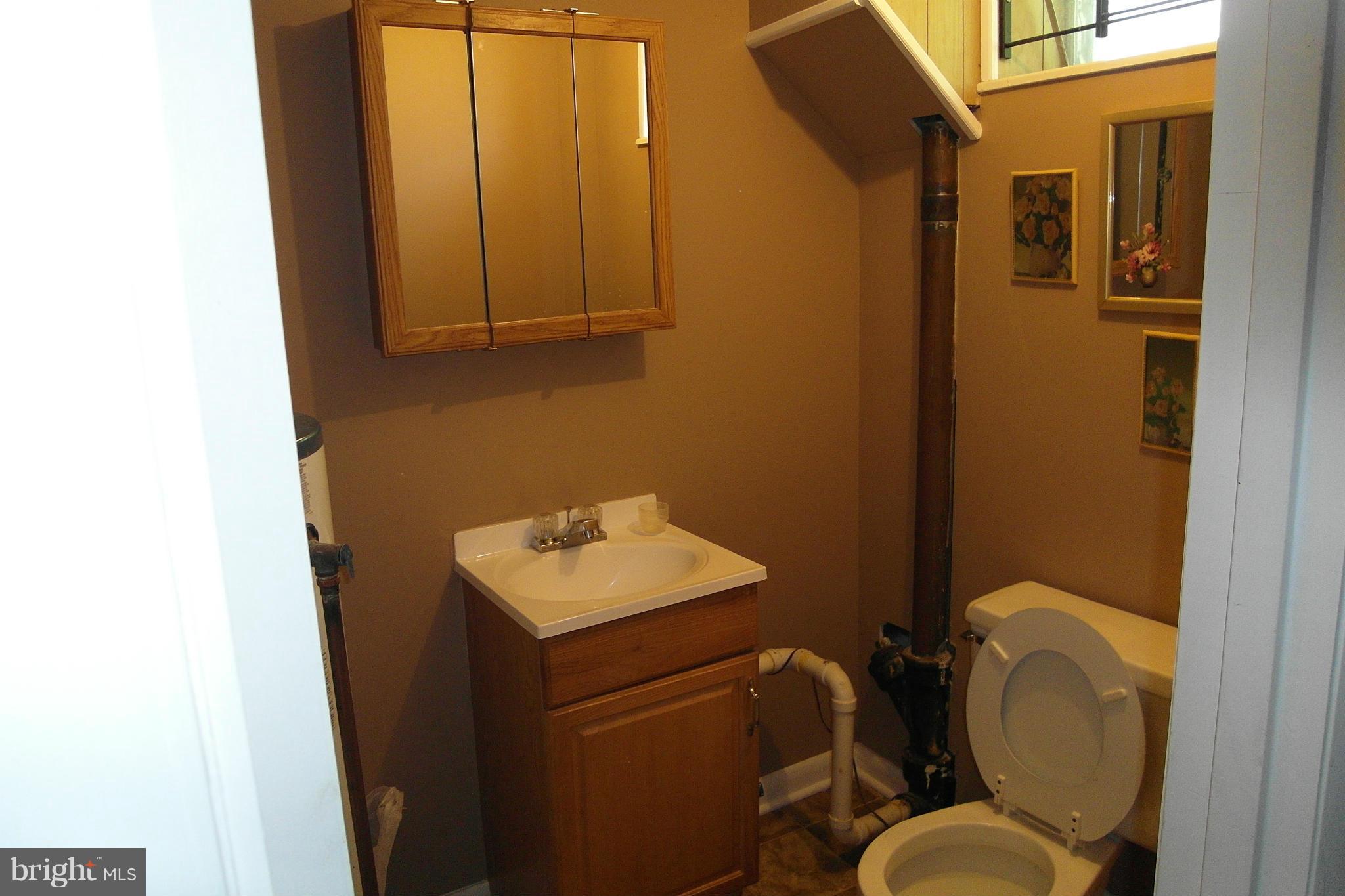 6757 Ransome Drive Baltimore, MD 21207 - Photo 15 of 18 Basement Powder Room
