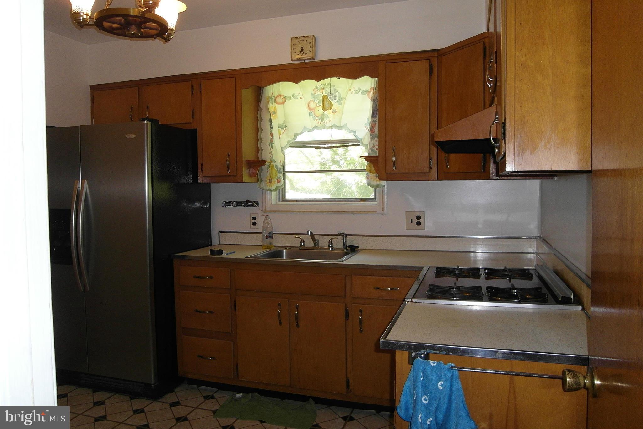 6757 Ransome Drive Baltimore, MD 21207 - Photo 6 of 18 Kitchen